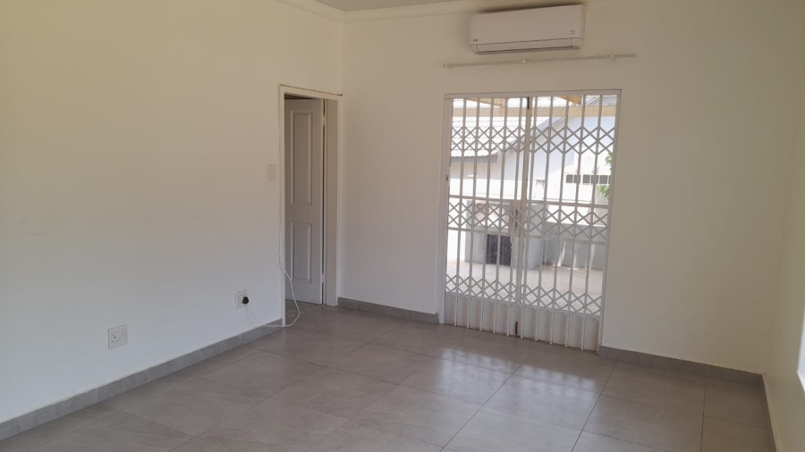 To Let 3 Bedroom Property for Rent in Flamwood North West